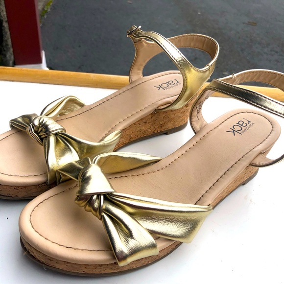 Nordstrom Rack | Shoes | Nordstrom Rack 2221 Womens Golden Ankle Strap  Sandals Size 4 | Poshmark